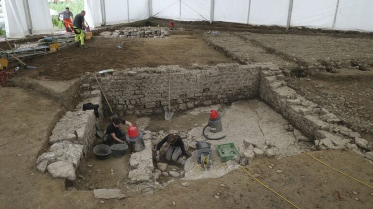 Archaeologists make grim discovery after finding ancient Roman buildings