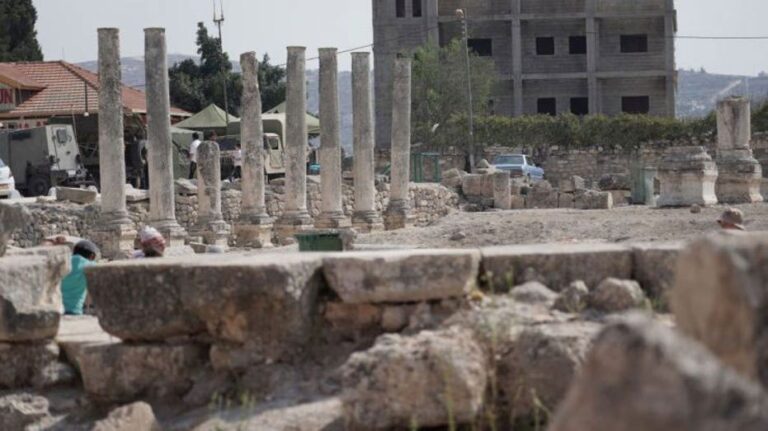 Battle for biblical archaeology intensifies as Israeli researchers face academic boycott