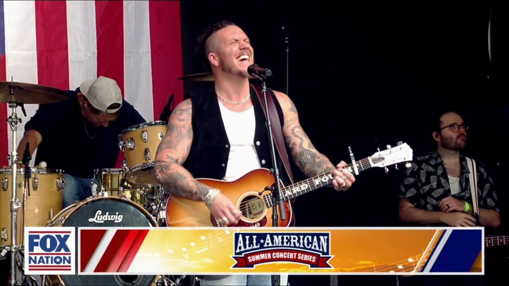 Web exclusive: Brandon Lake performs 'Daddy DNA' on 'Fox & Friends'