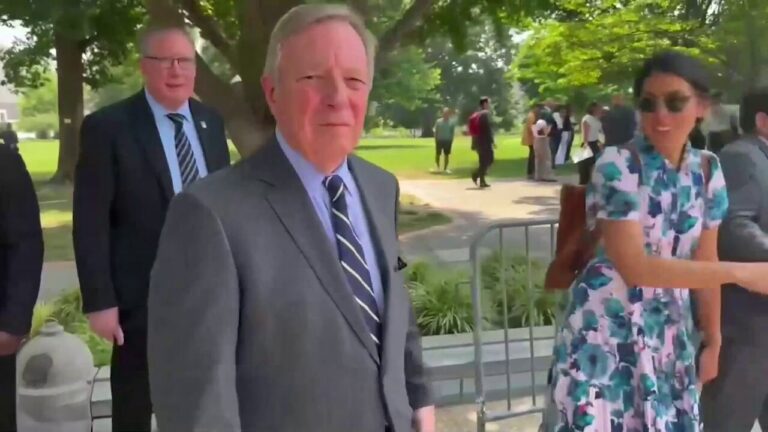 Senate's No. 2 Dem claims he has not heard his fellow Democrats call the LA riots 'peaceful'