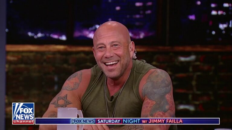 Aaron Berg Stops By 'Fox News Saturday Night' To Discuss Sydney Sweeney's New Product