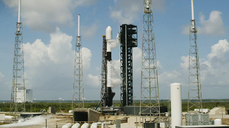 WATCH LIVE: SpaceX launches batch of Starlink v2-mini satellites into low Earth orbit