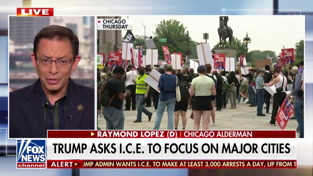 The border crisis now a ‘backyard crisis,’ says Chicago official