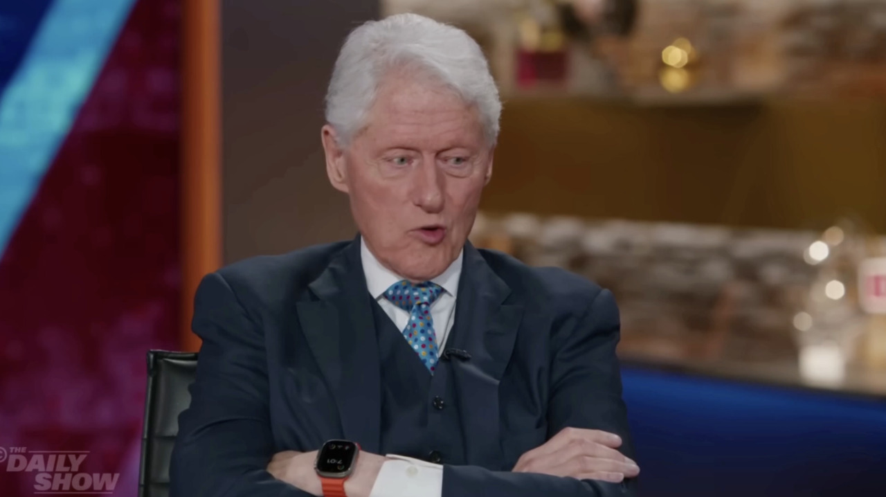 Bill Clinton urges Trump to defuse situation between Israel and Iran