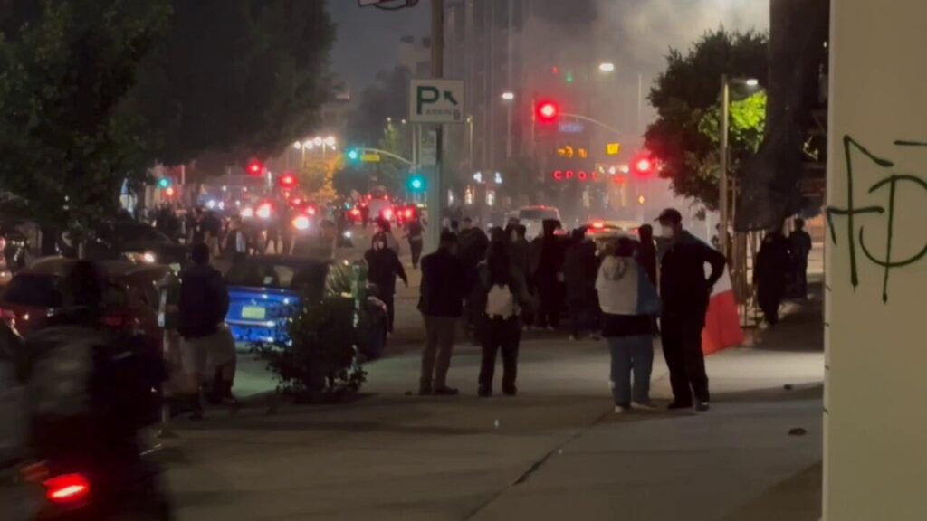 Police deploy tear gas and and non-lethal weaponry to disperse anti-ICE protestors in Los Angeles