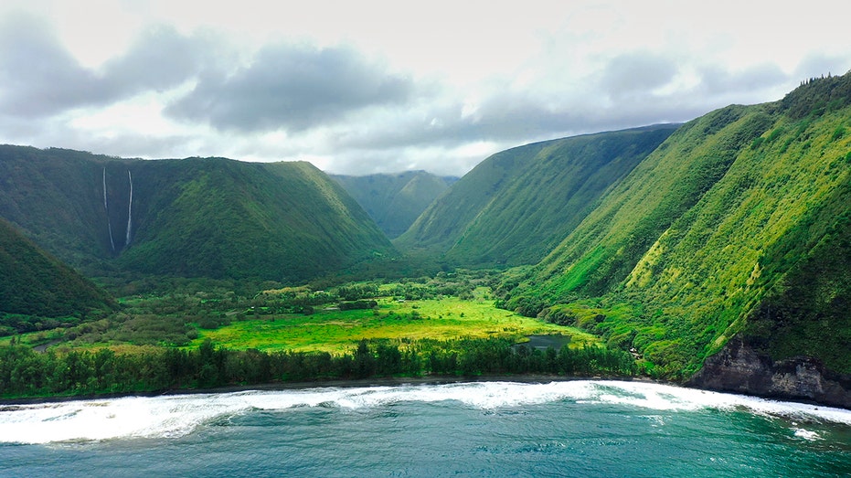 American tourist falls 30 feet off cliffside trail in vacation hot spot