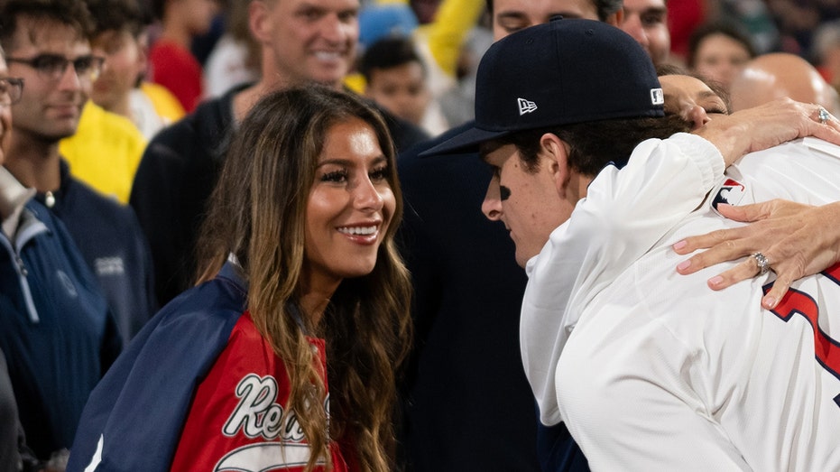 Sister of Red Sox's Roman Anthony, MLB's top prospect, goes viral during his Red Sox debut: 'Surreal'