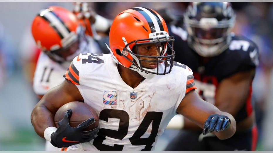 Nick Chubb signs 1-year deal with Texans as former Browns star looks to revamp career: report