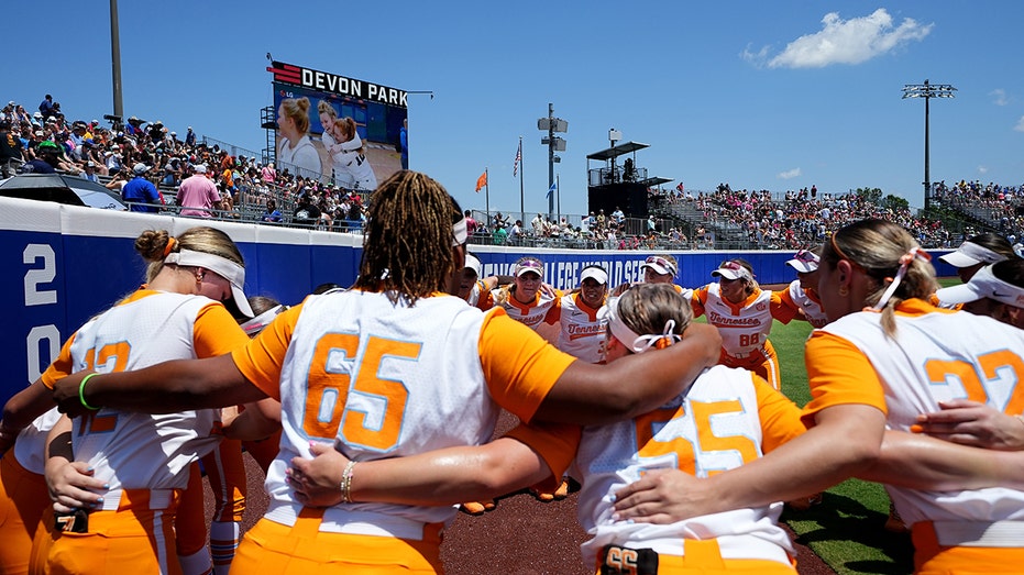 Tennessee softball escapes WCWS elimination game with win over UCLA despite controversial game-tying homer