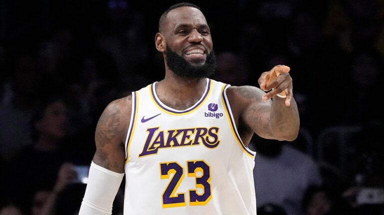 LeBron James reacts to speculation after he practiced at Cavaliers' facility: 'Yall bored man'