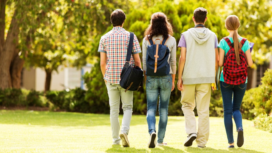 High school seniors see red when they learn the size of the national debt