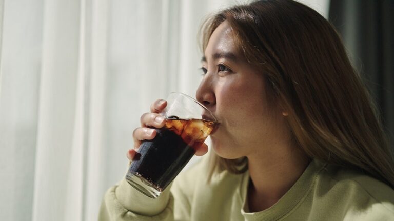 'Fridge cigarette' is Gen Z's new Diet Coke obsession that concerns health experts