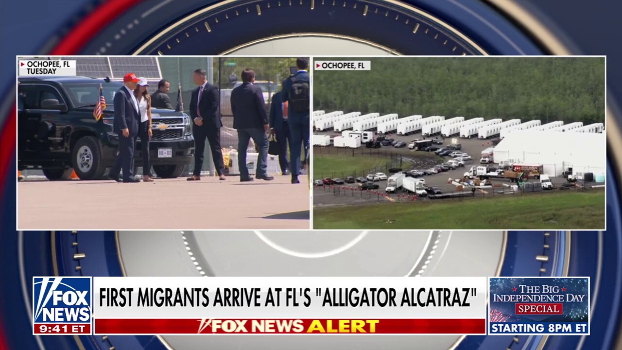 First migrants arrive at Florida's 'Alligator Alcatraz'