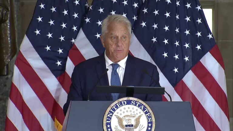 Cycling legend Greg LeMond honored with Congressional Gold Medal