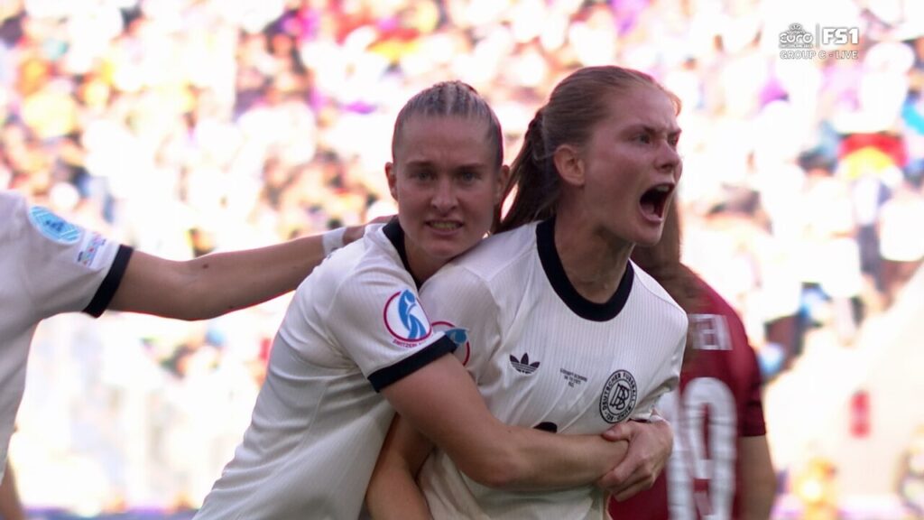 Sjoeke Nusken buries the PK for Germany to even the score | UEFA Women's Euro 2025