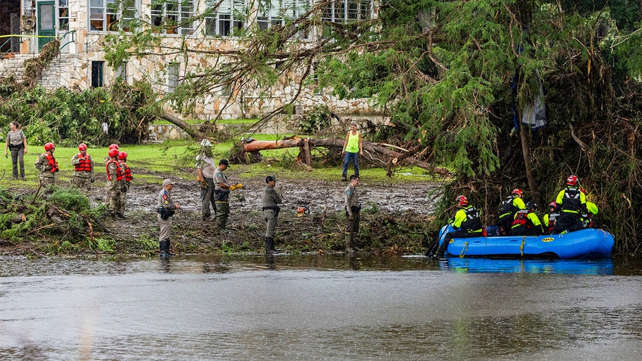 'American hero' saves 165 lives in devastating Texas floods and more top headlines