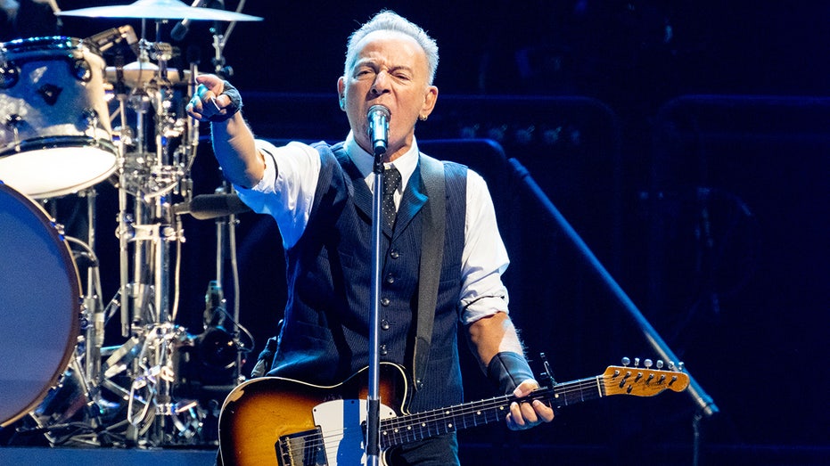 Springsteen says Dems too far-left for America, but Trump still belongs in 'trash heap of history'