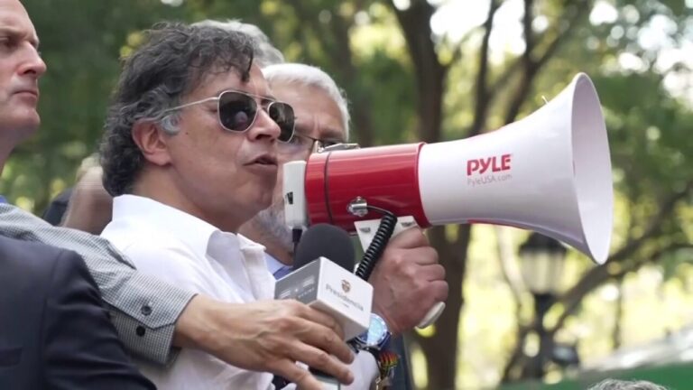 Colombia leader addresses crowd during anti-Israel protest in New York City