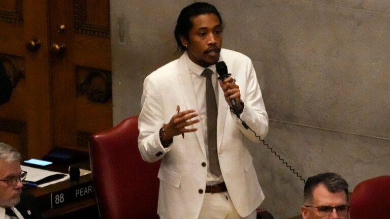 Federal judge slaps down lawsuit by expelled Tennessee Democrat