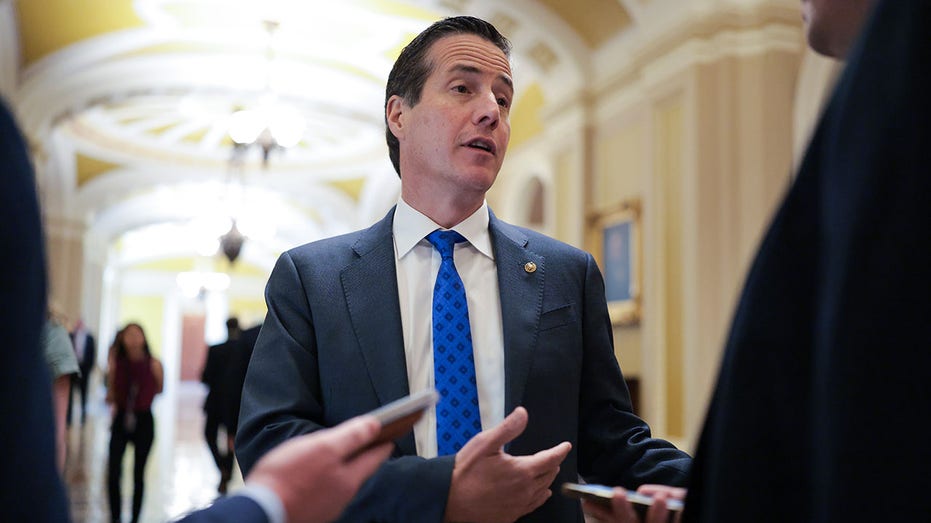 Government shutdown sparks GOP plan to penalize lawmakers with new salary tax