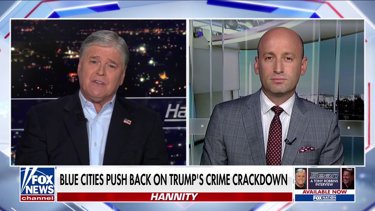 Stephen Miller clashes with CNN host over Portland riots