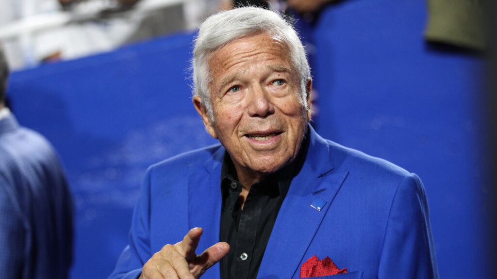 WATCH LIVE: New England Patriots owner Robert Kraft honored at 80th Al Smith Dinner