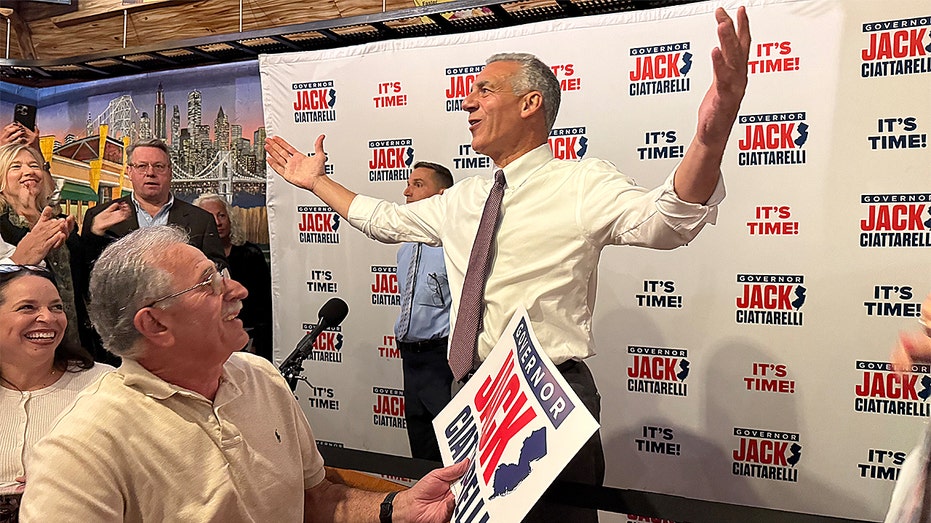 Battle for governor in closely watched election may be headed for a photo finish