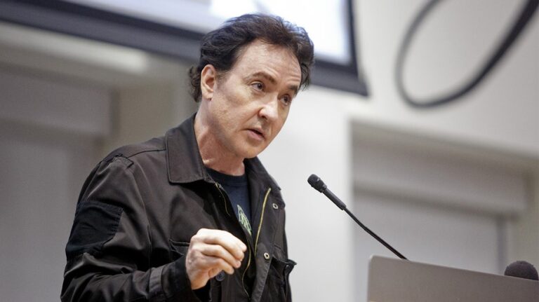John Cusack tells Trump to 'go to hell' at Chicago 'No Kings' protest