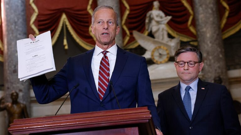 Fiscal disaster scenario during shutdown sends GOP scrambling for new spending plan