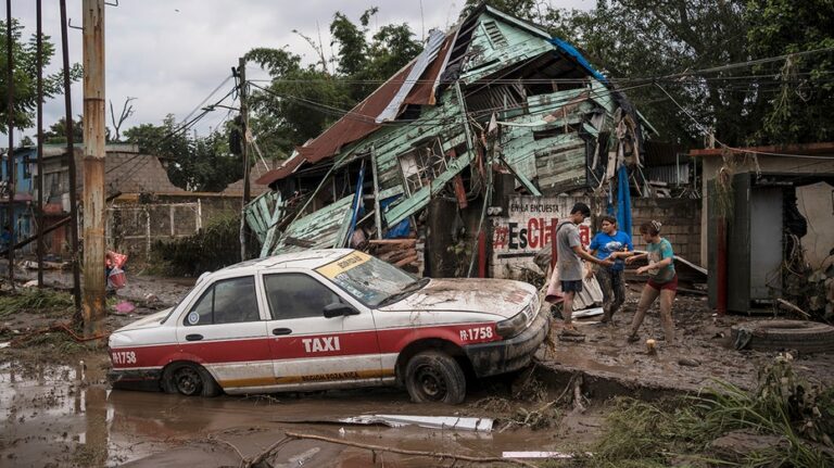 Floods, landslides in Mexico leave at least 41 dead