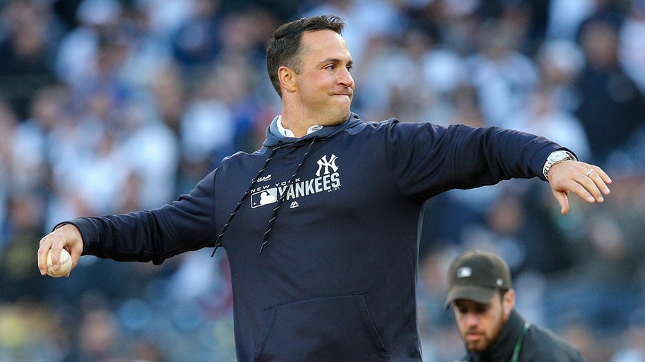 World Series champ Mark Teixeira takes swing at Dems as government shuts down