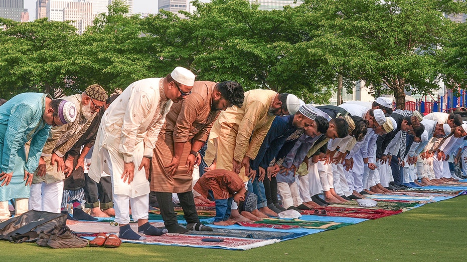 Dearborn residents push city to curb noise levels from mosque's call to prayer