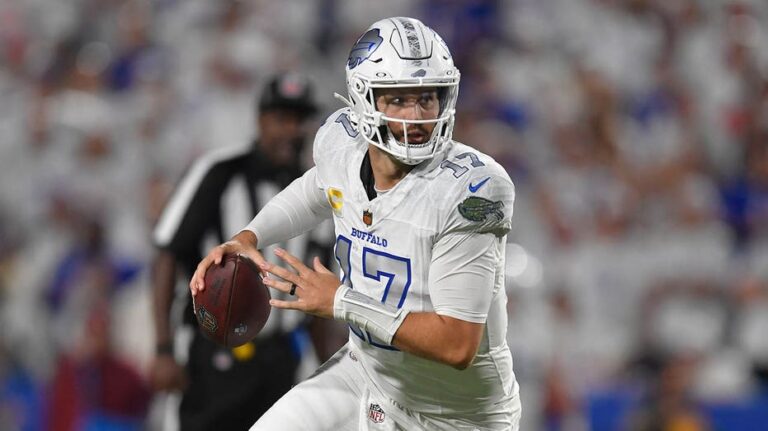 Bills fan snags Josh Allen's errant pass, immediately leaves with football