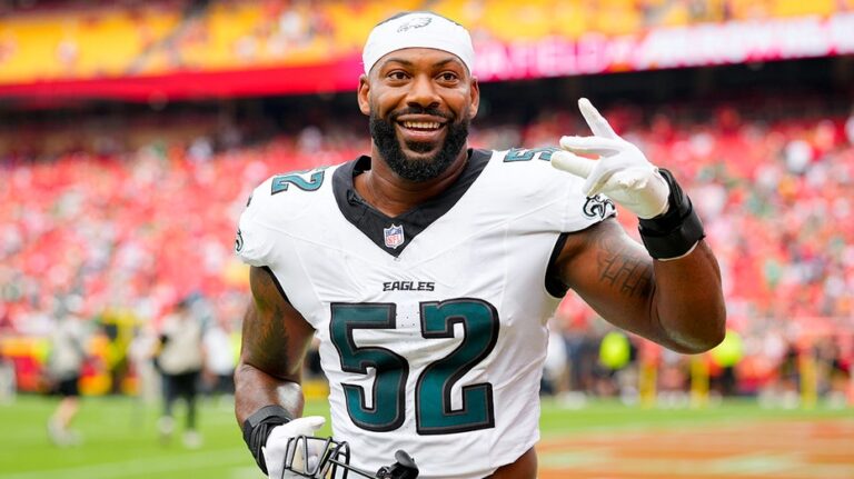 NFL star Za'Darius Smith retires from league at 33