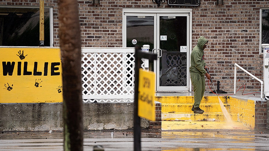 Shooting at crowded South Carolina bar leaves at least 4 dead, 20 others injured
