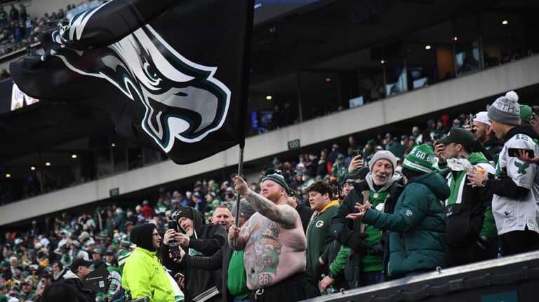 New Jersey elementary school has kids punch Cowboys player posters out of Eagles loyalty