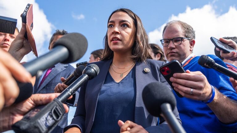 Progressive Democrats turn on party leadership after government shutdown ends without healthcare guarantees