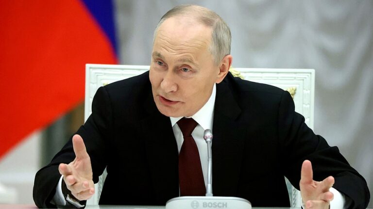 Ex-CIA station chief warns Putin using talks to gain leverage as Ukraine delegation meets top Trump officials
