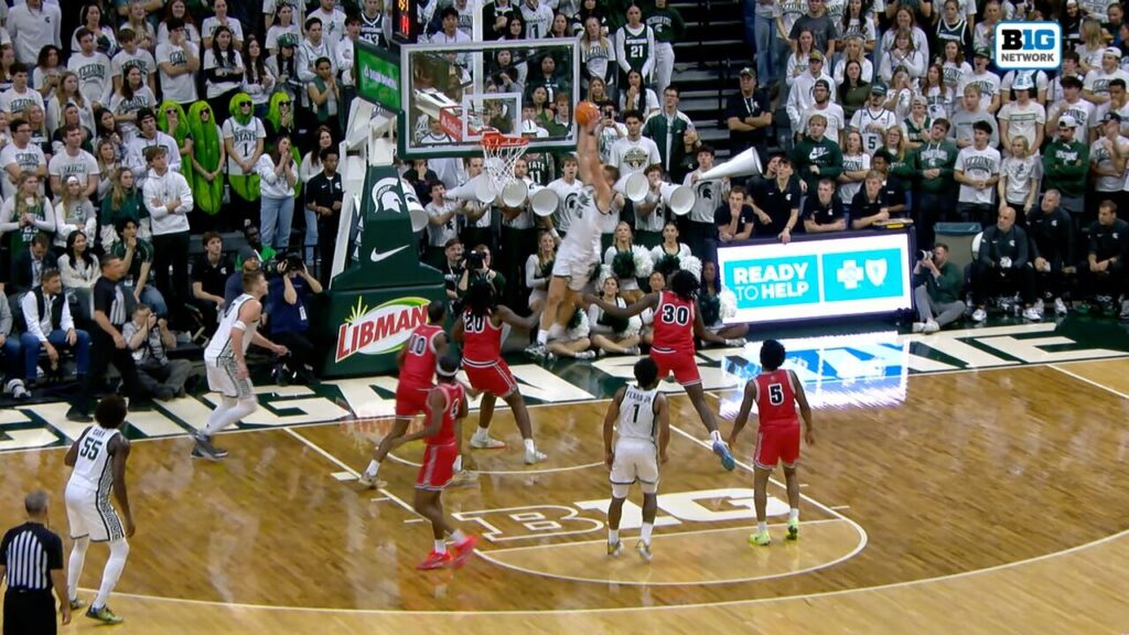 Michigan State's Carson Cooper hammers home alley-oop vs. Detroit Mercy