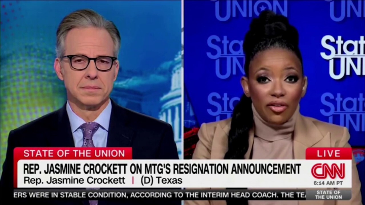Crockett criticizes Greene after resignation, asks why 'everyone else is able to stand and you can‘t'
