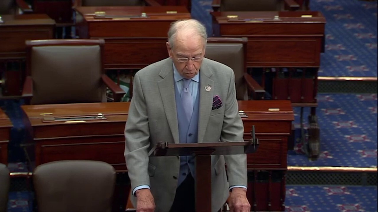 Sen Grassley calls for news cameras in federal court after Charlie Kirk assassination