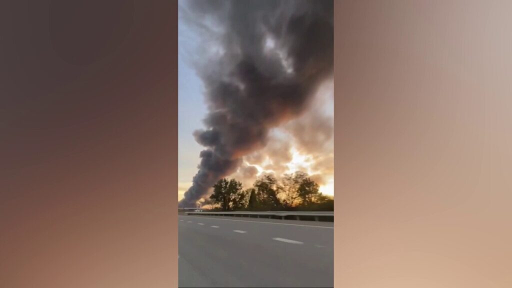 Aftermath of Kentucky UPS plane crash caught on camera