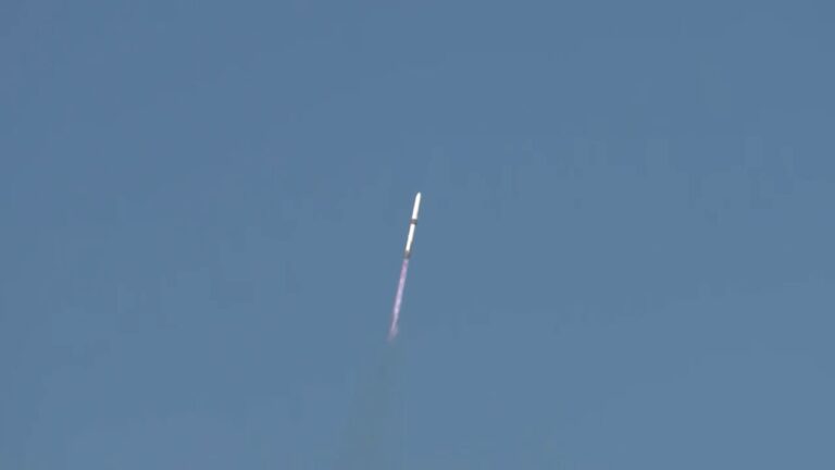 Blue Origin successfully launches spacecraft on journey to Mars