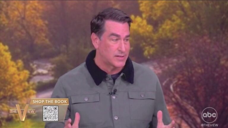 Rob Riggle expresses 'deep patriotism' and love for the country during 'The View'