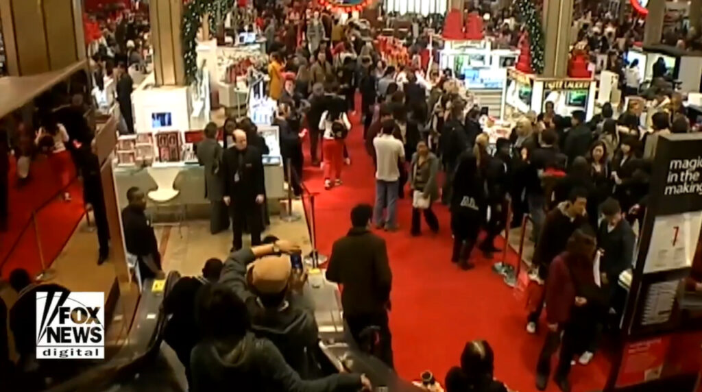 Holiday shoppers lean into AI