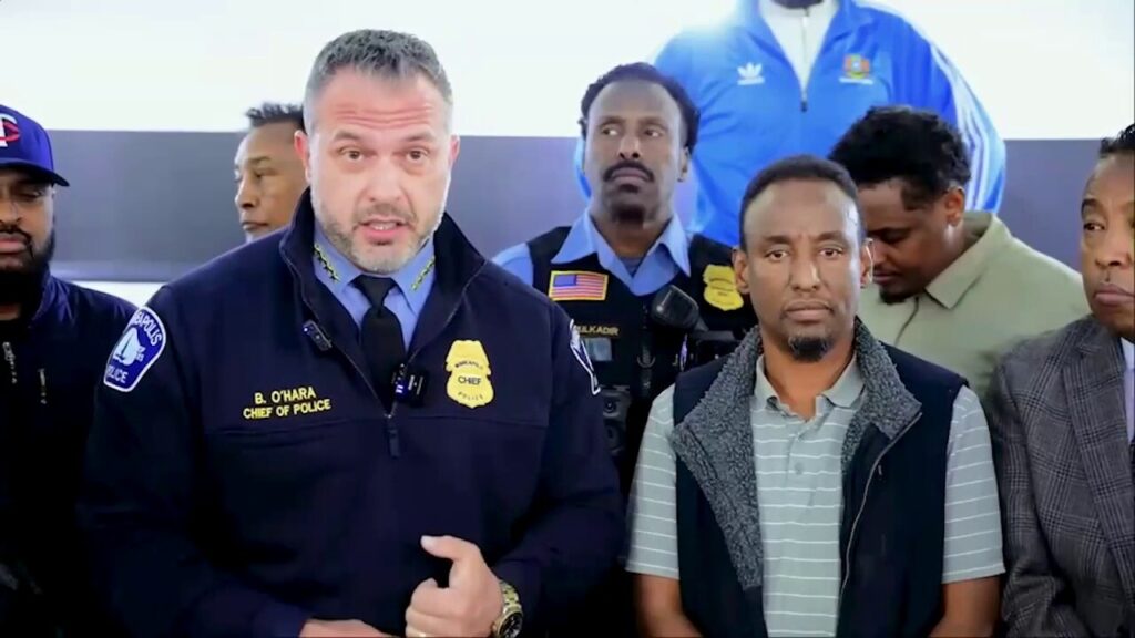 Minneapolis police chief apologizes to Somali community