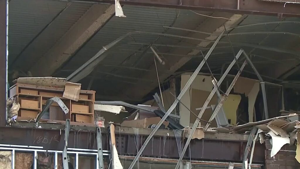 Authorities investigate explosion at Ohio apartment building