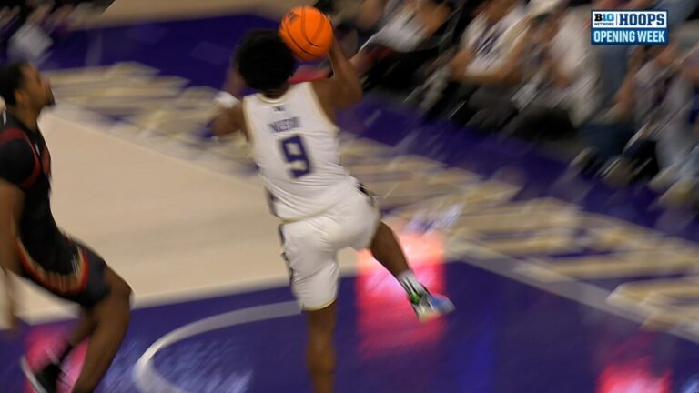 Washington's Wesley Yates III throws one-handed jam in transition vs. Denver