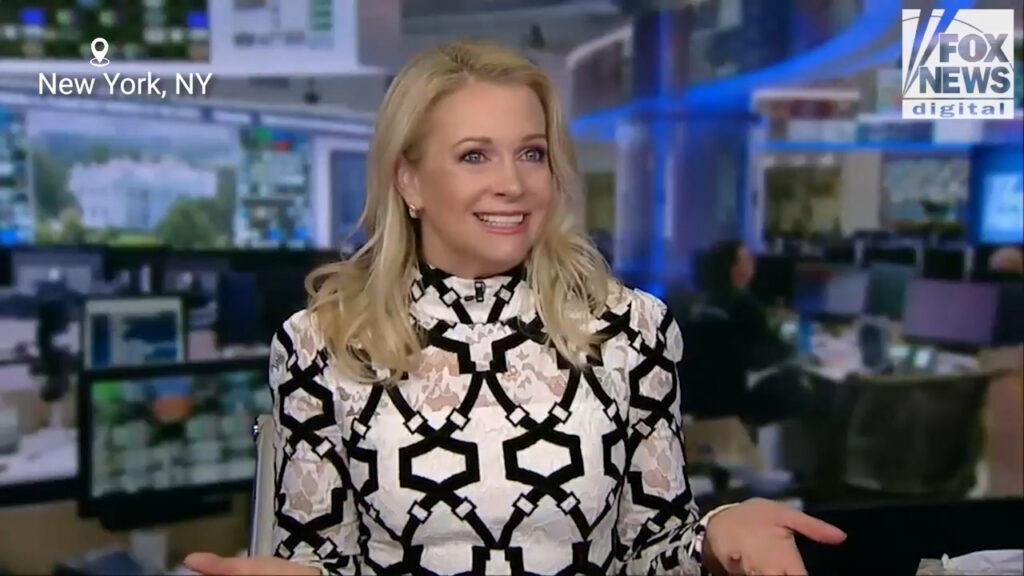 Melissa Joan Hart scales back Christmas traditions to focus on 'reason for the season'
