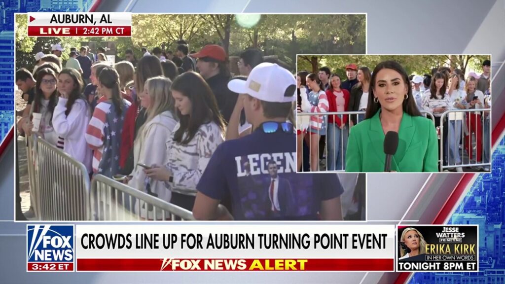 Crowds line up at Auburn for Turning Point USA event